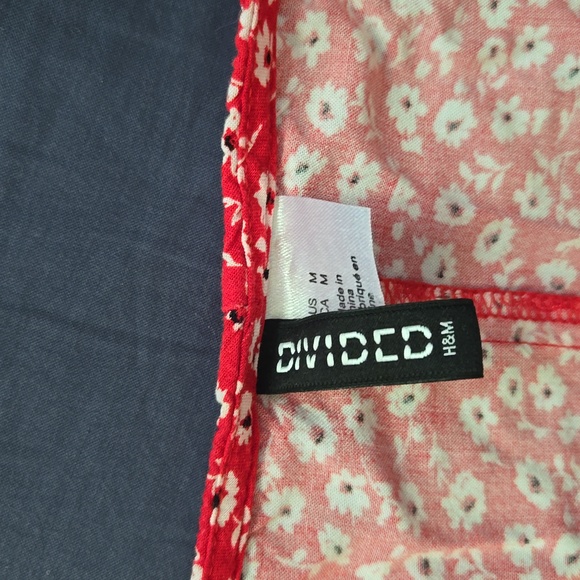 Red floral mini dress - Divided H&M brand - size Medium - Picture 6 of 7